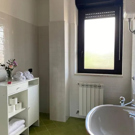 Casa Nives شقة Castel Campagnano